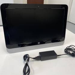 HP - ALL IN ONE PC 18” with accessories
