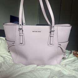 Michael Kors Voyager Tote