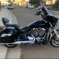 2011 Victory Cross Country $7k OBO