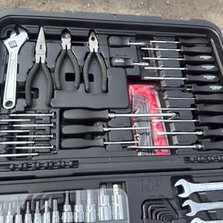 Pittsburgh mechanic tool set 301 piece set complete