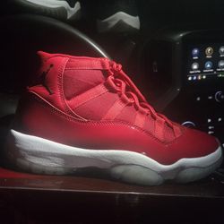 Jordan 11 WIN LIKE US SIZE 9