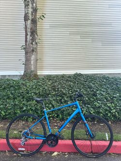 Diamondback Insight 2 Disc Hybrid Commuter Bike – Large Frame - Lightweight Bicycle