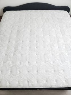 King Size Sealy Performance Posturepedic Mattress - Pillow Top (1 Year old.)