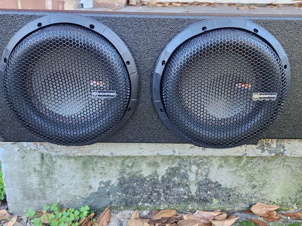 Memphis Audio
Ported enclosure with two 8" MOJO subwoofers and 1500 Watt Sundown Audio Amp