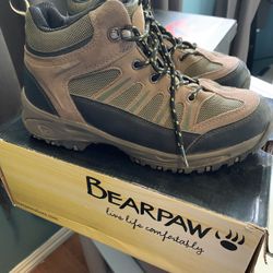 BearPaw jr hiking boots size 6