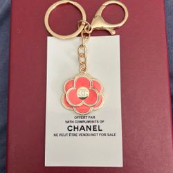 CC FLOWER PENDANT KEYCHAIN