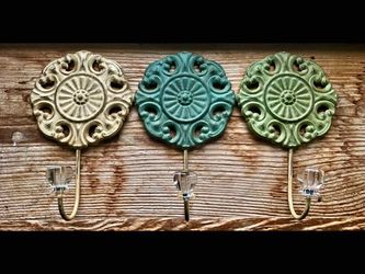Rustic - Style Metal Medallion Wall Hanger / Home Decor