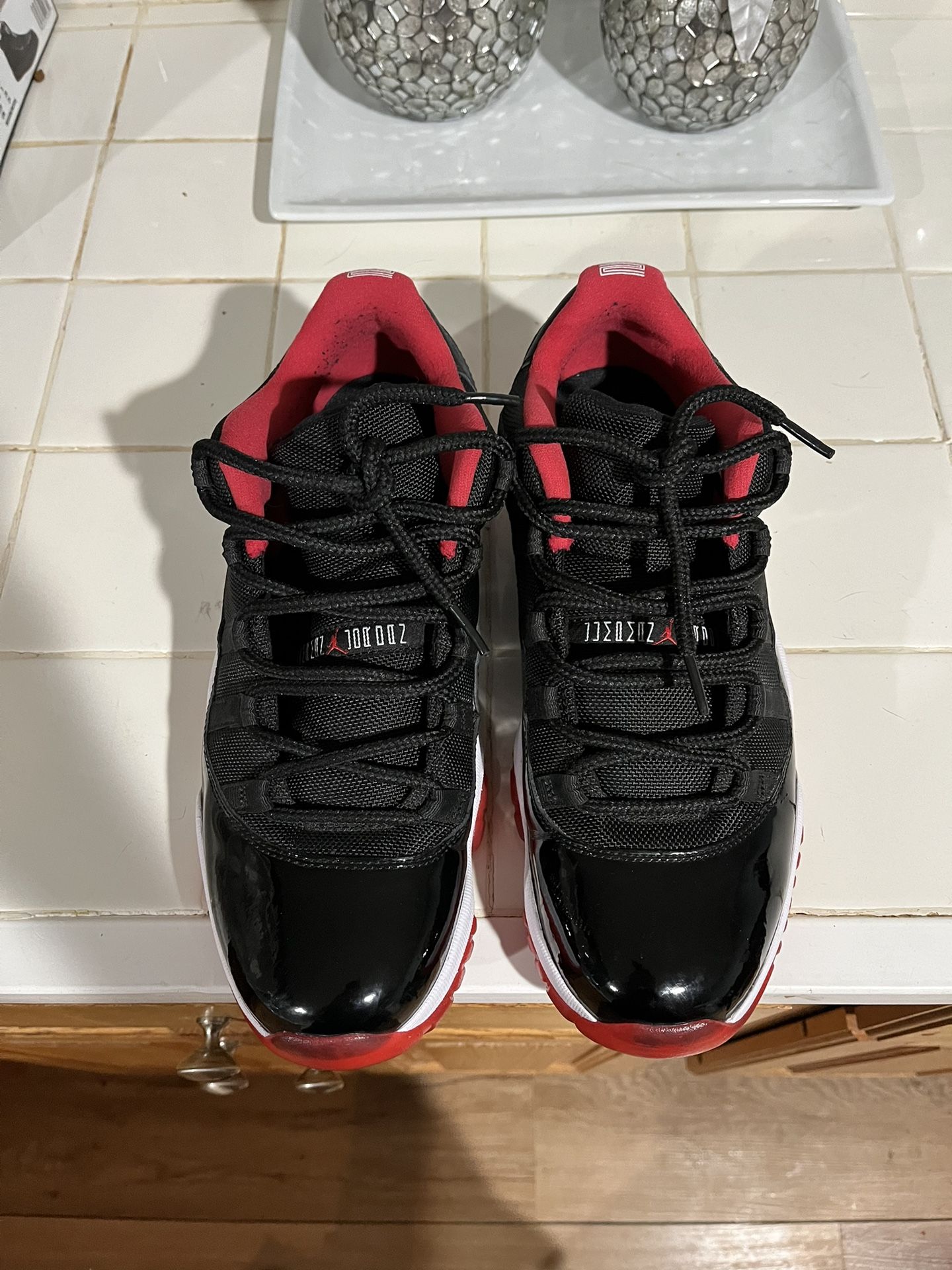 Jordan 11s Bred Size 10 Men 