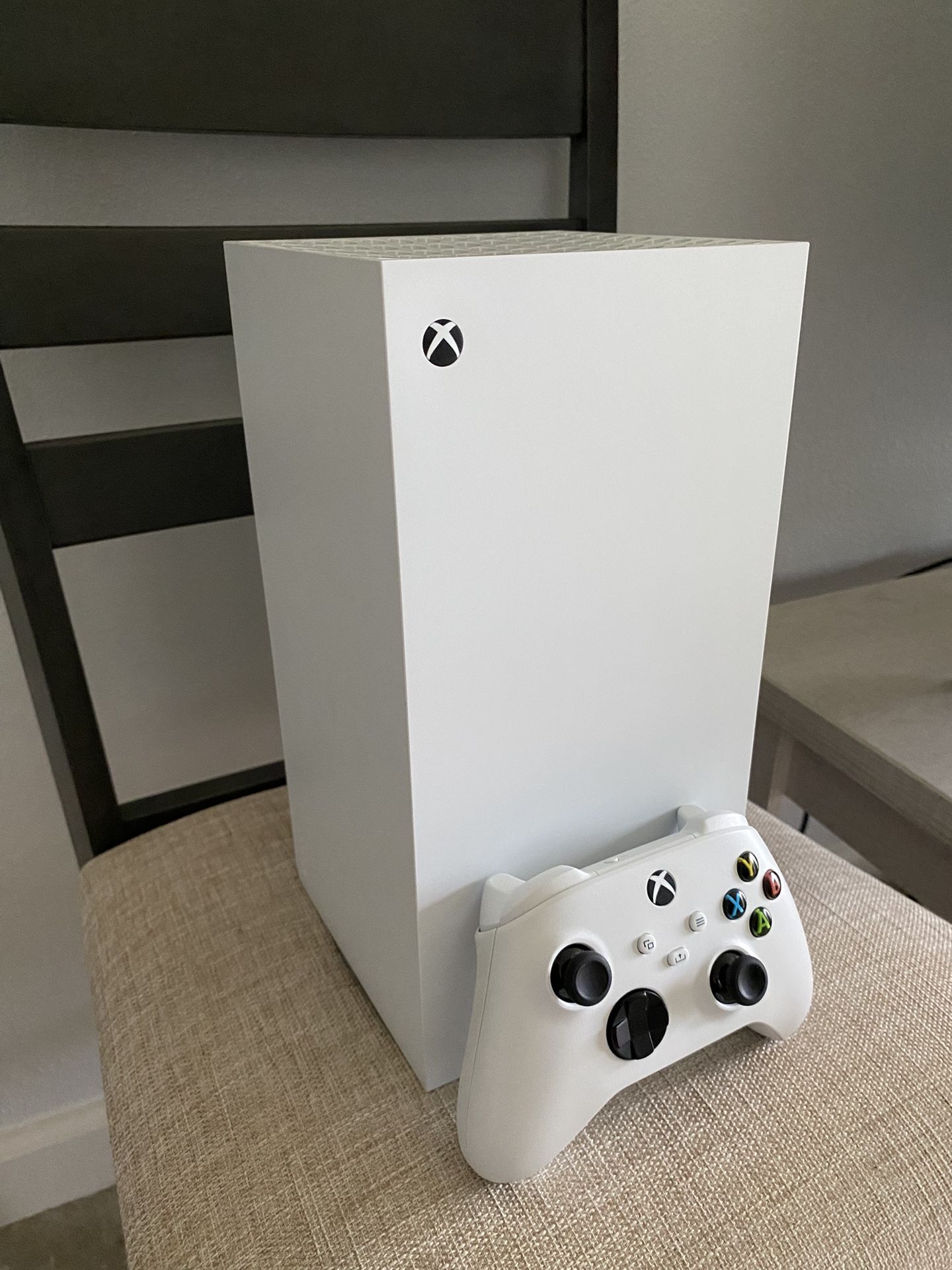 Microsoft Xbox Series X Digital Edition 1TB Robot White With Controller