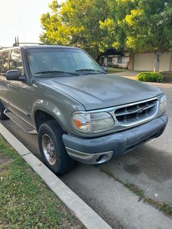 2000 Ford Explorer