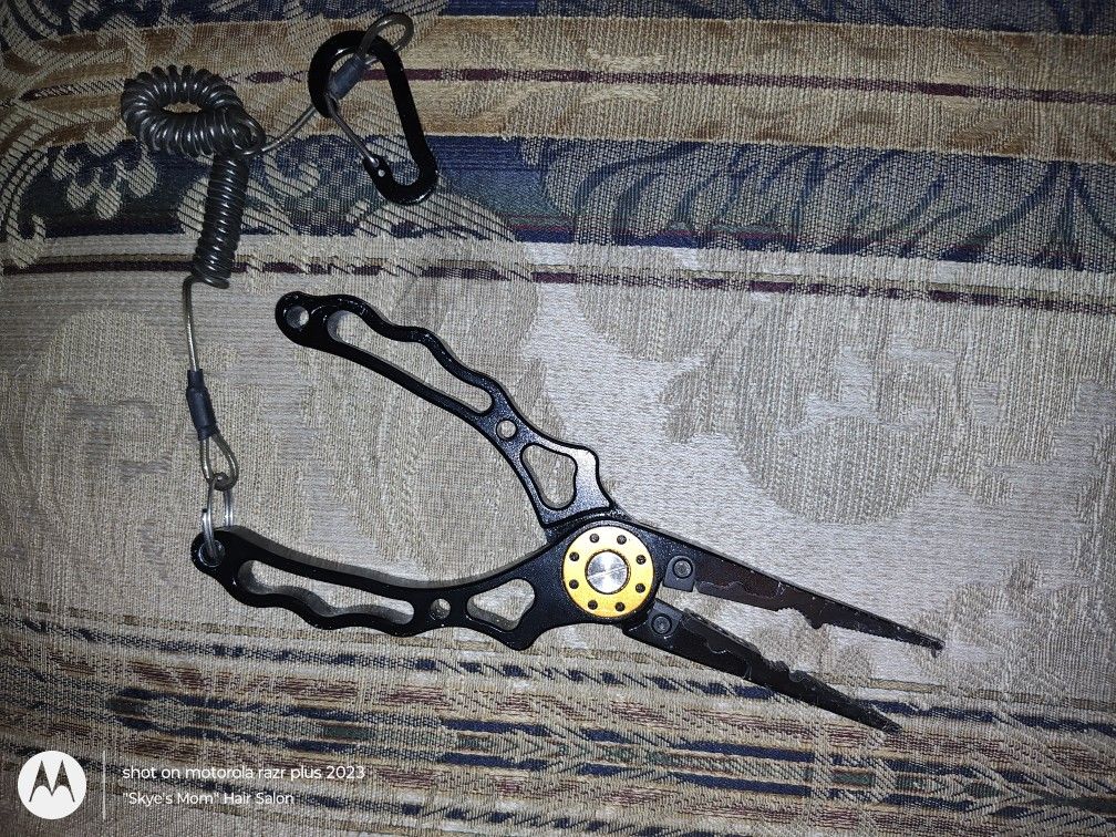 STURDY Fishing Plyers Only $5!!!