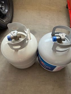 Propane tanks full of gas for sale