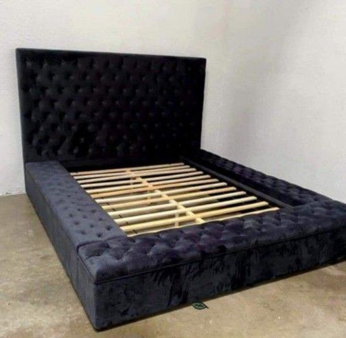 Brand New/ Black Velvet Queen Storage Platform Bed Frame Cama// King Size Available// Mattress Sold Separately