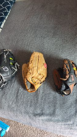 Softball glove