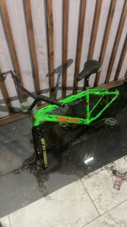 Just want it off my hands work good just need parts. I can do trades or 100.