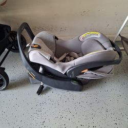 Chico Car Seat With Base
