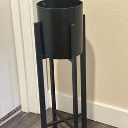 Plant Stand Metal Frame And Plastic Pot