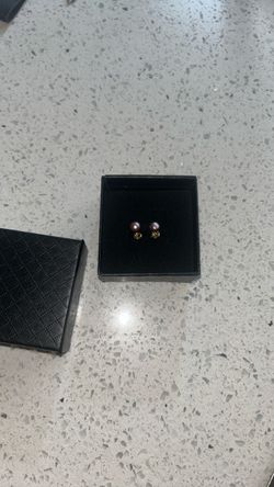 Natural Pearl Stud Earrings with 10k Gold Setting