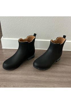 Size 10 Women’s Rain Boots