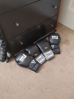 New Boxing Gloves and Weight Vest Make offer