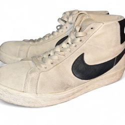 Nike SB Is The Blazer Mid PRM sneakers- Size Men’s 7, Woman’s 9
