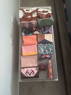 Women’s accessories