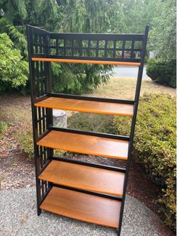 Foldable bookshelf