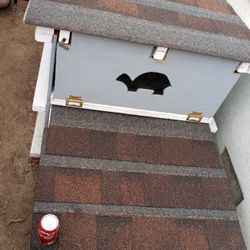 Pet House Around 17" 25lbs Pick Up In Santa Ana Make An Offer