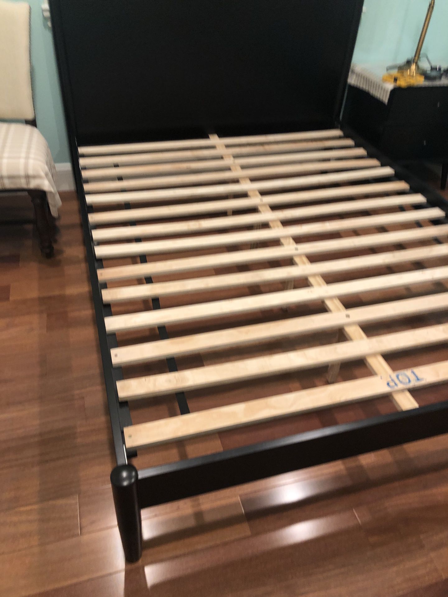 Queen size bed frame like new
