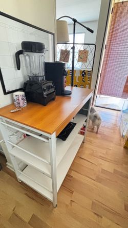 Kichen island with 3 shelves