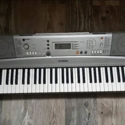 Used Yamaha Keyboard YPT-300