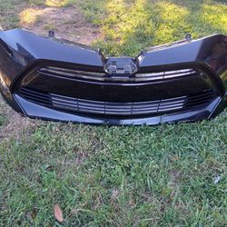 2017-2019 Toyota Corolla OEM Front Bumper With Lower grille and lt running light