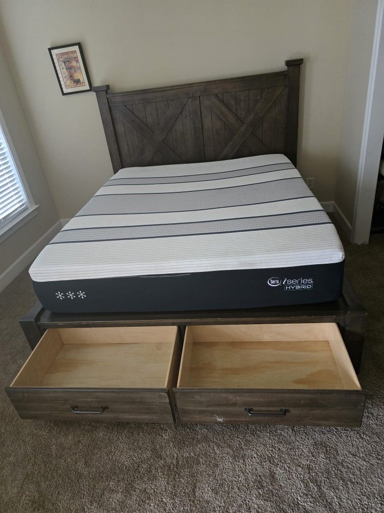 KiNG SIZE BED By American Signature