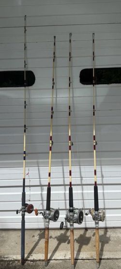 Lot Of 4 Salt Water Rods w/Reels - 3 Penn And 1 Kencor