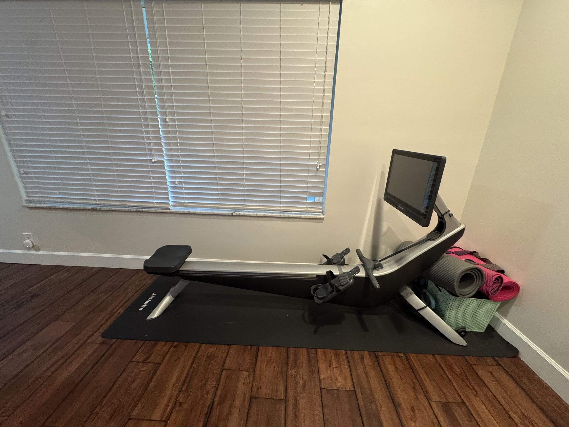 Hydro Rowing Machine