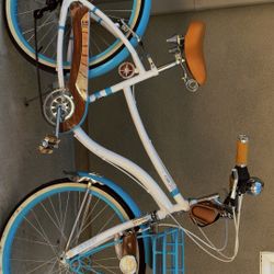 Cape Cod Cruiser Bike – Retro Style with Basket & Wood Trim