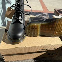 Boots Dr Martens 