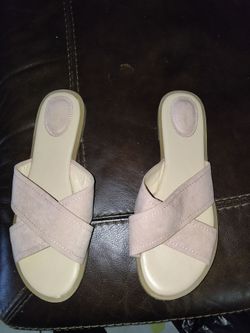 Women shoes size 10 asking $20
