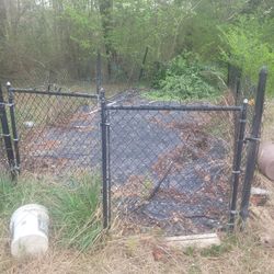 22'x12' Fence with Gate & Weed protector