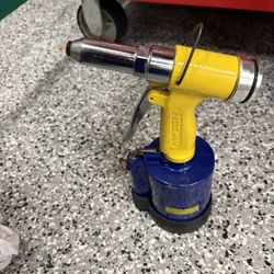 Astro Pneumatic Rivet Gun