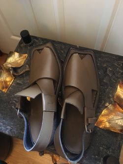 Sandals for man size 9 leather brown colour