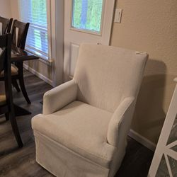 Small armchair,color:delicate cream