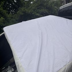 Like New Kings Size Mattress/bed 