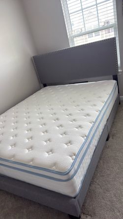 Queen size bed with mattress