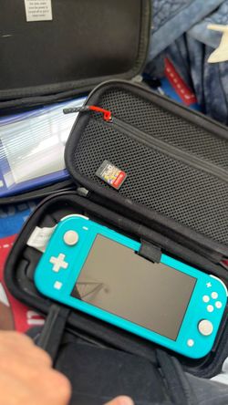 Nintendo switches lite look king to sell or trade