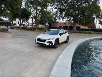 Subaru crosstrek premium year 2024 with 19800 Miles salvage title