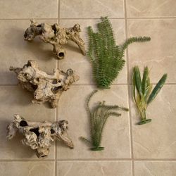 Preowned artificial fiberglass wood and greens for fish tank