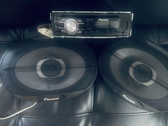 Two 6X9 Pioneer Speakers And A Pioneer Radio