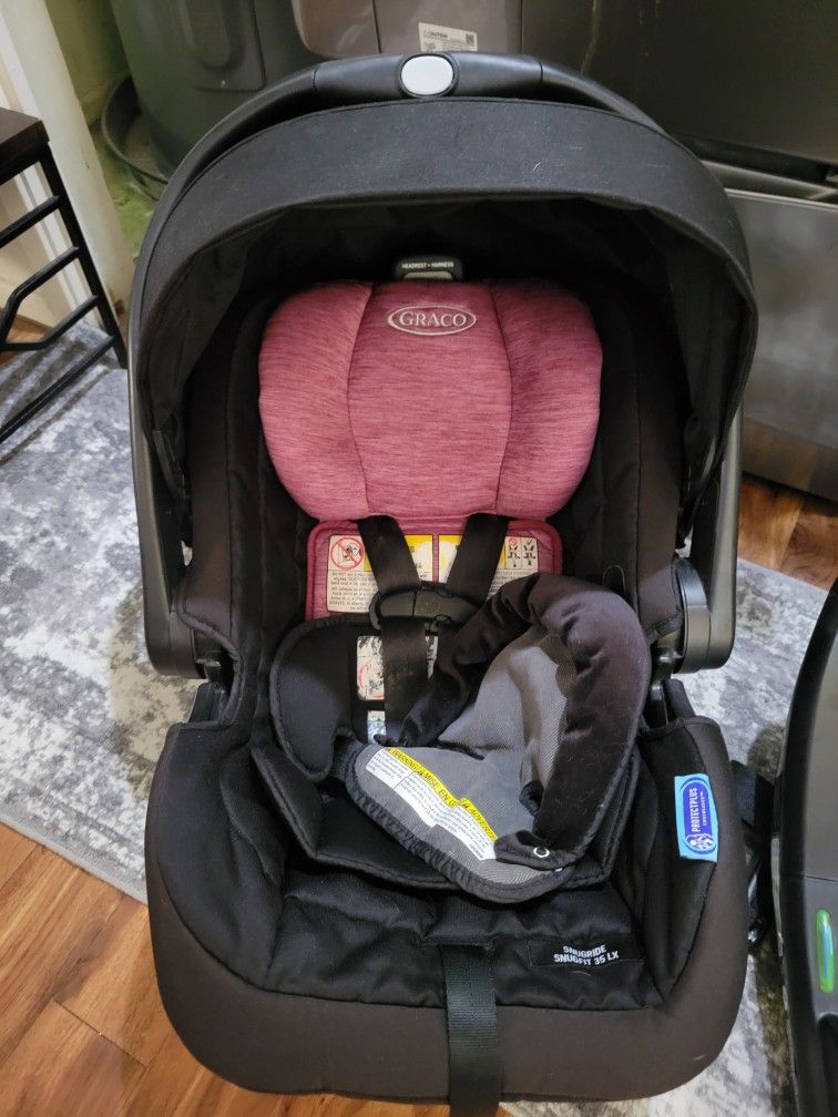 Graco Infant Car Seat & Base