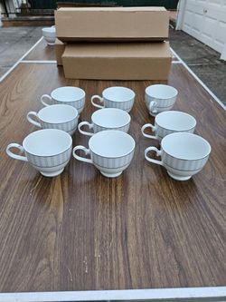 New in box 32 pieces mikasa porcelain teacups